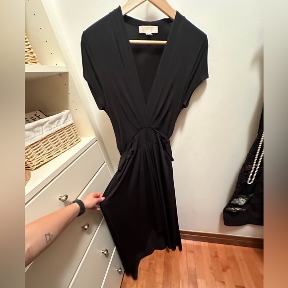 MICHAEL KORS! Black, stretchy, high- low hem dress! Perfect for a fall wedding! - Picture 5 of 5